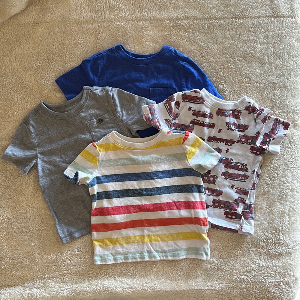 Old Navy 2T toddler boy T-shirts. Lot of 4